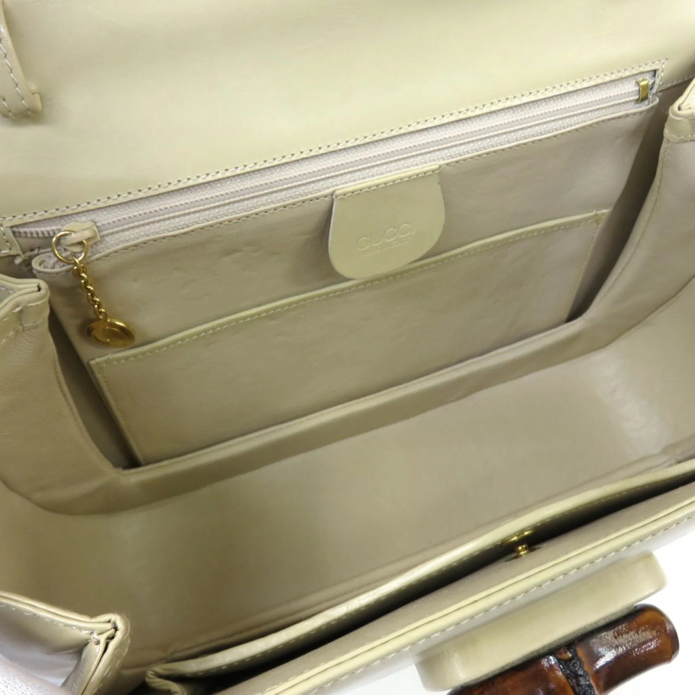GUCCI Authentic Cream Leather Bamboo Bag - Picture 4 of 10